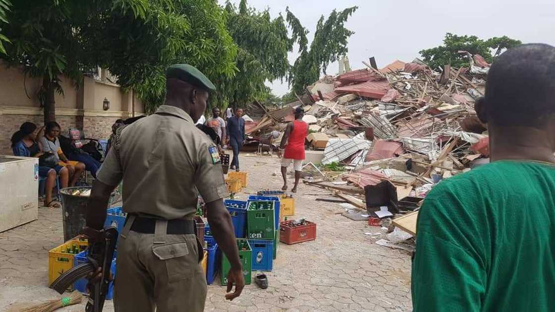 An yi rugu-rugu da gidan sharholiya a garin Abuja An yi rugu-rugu da gidan sharholiya a garin Abuja