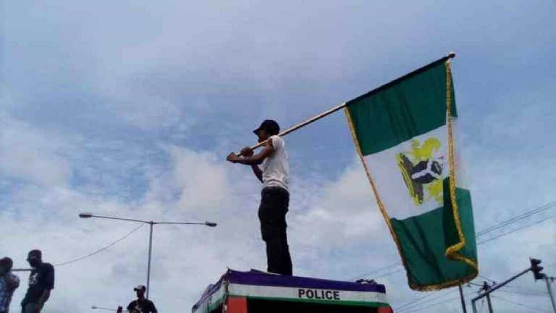 EndSARS: Shugaban NSCDC ya saka dokar ta-baci a kan kadarorin gwamnati da ababen more rayuwa EndSARS: Shugaban NSCDC ya saka dokar ta-baci a kan kadarorin gwamnati da ababen more rayuwa