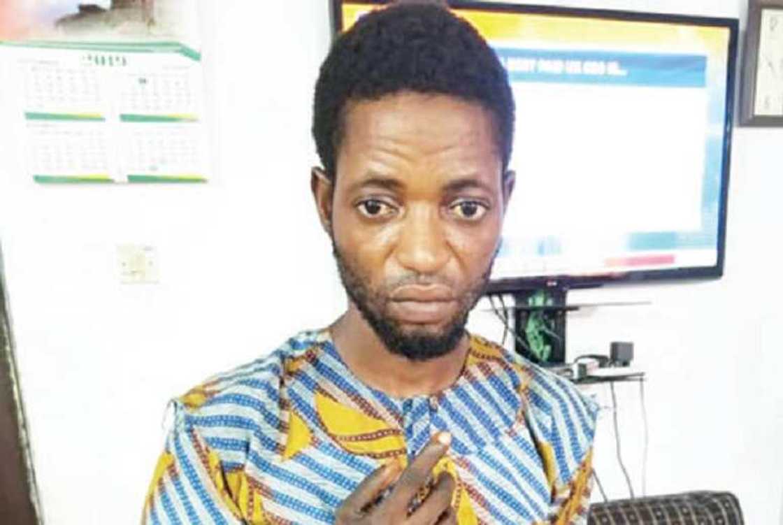 Abin kunya: Magidanci ya dirka ma diyarsa cikin shege, ya zubar da abin sa Abin kunya: Magidanci ya dirka ma diyarsa cikin shege, ya zubar da abin sa