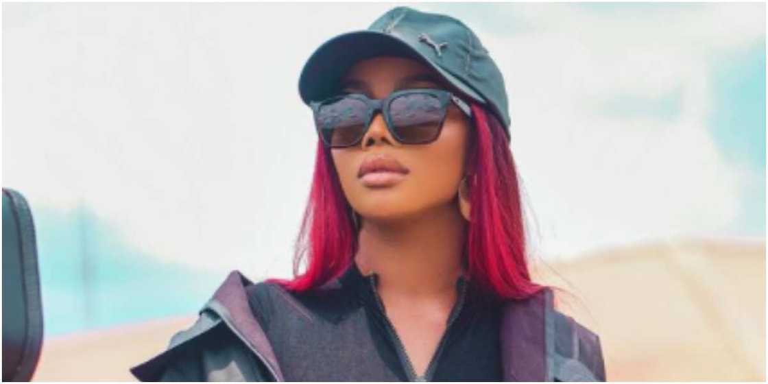 Toke Makinwa Brings Freshness To The Show Toke Makinwa Brings Freshness To The Show