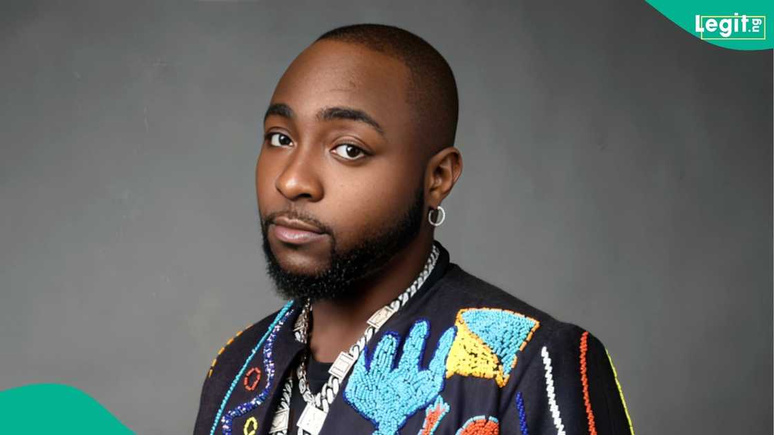 Davido discusses the income from his 20-minute TikTok Live session while dining with friends Davido discusses the income from his 20-minute TikTok Live session while dining with friends