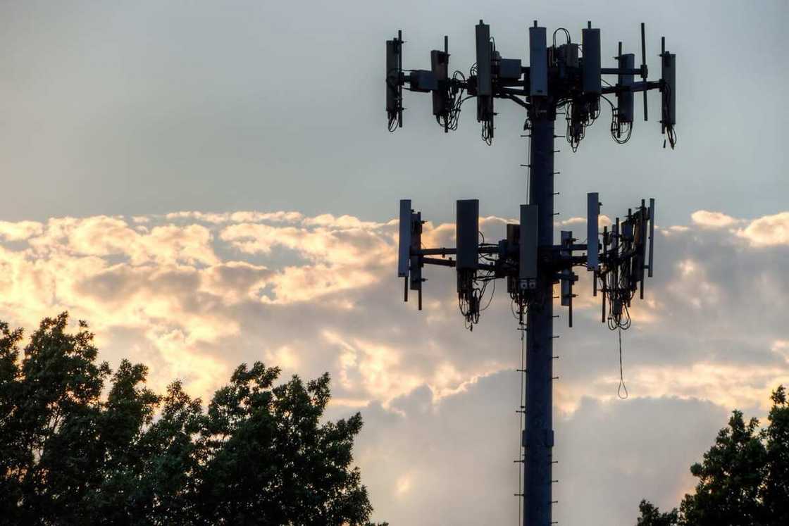 Mobile mast Mobile mast