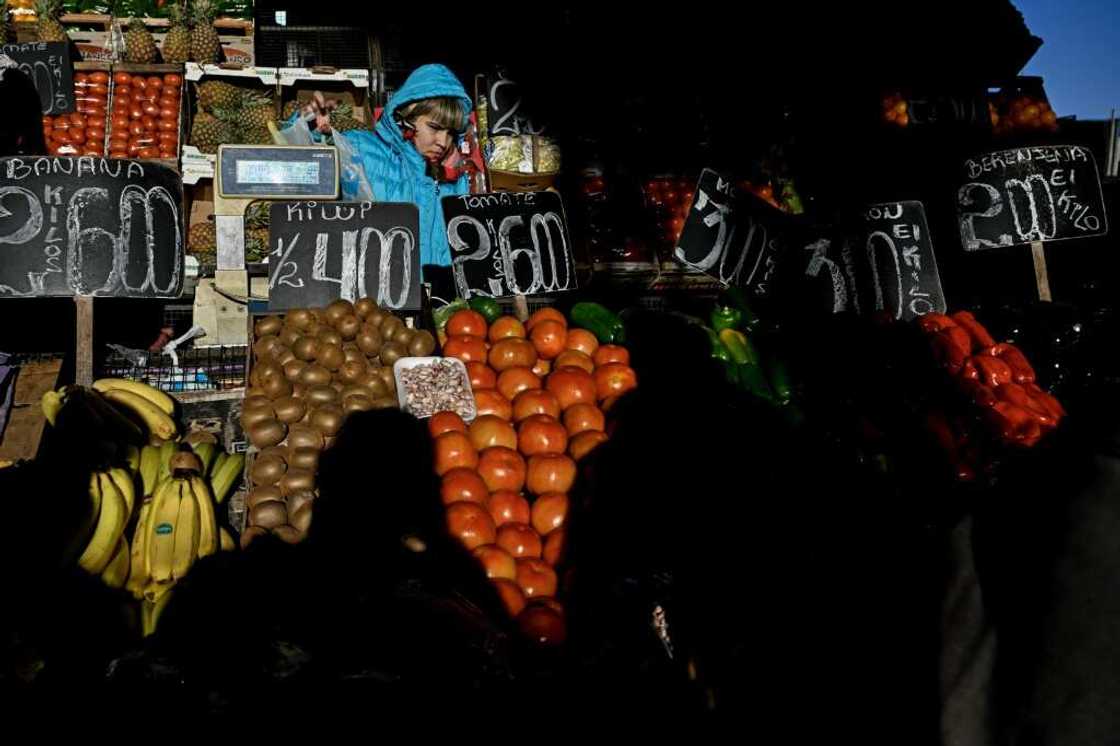 To beat inflation, consumer are advised to buy non-perishable products in bulk To beat inflation, consumer are advised to buy non-perishable products in bulk