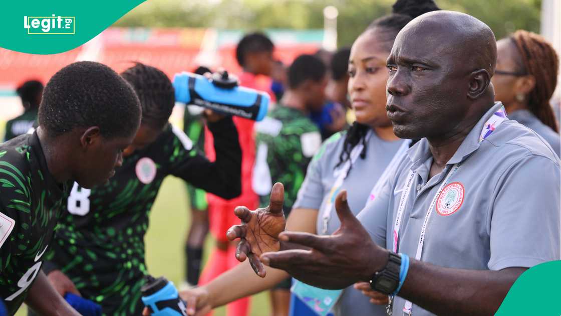 Samuel Eto'o has been applauded by Nigerians for welcoming the U-17 Girls'. Samuel Eto'o has been applauded by Nigerians for welcoming the U-17 Girls'.