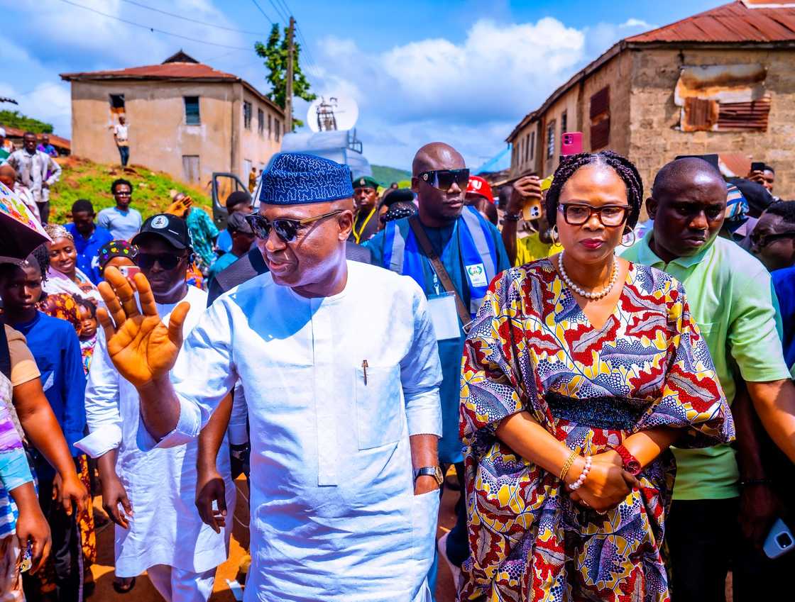 Shugaba Bola Tinubu ya nemi 'yan Ekiti su hada kai da Oyebanji don samar da ayyukan raya kasa. Shugaba Bola Tinubu ya nemi 'yan Ekiti su hada kai da Oyebanji don samar da ayyukan raya kasa.