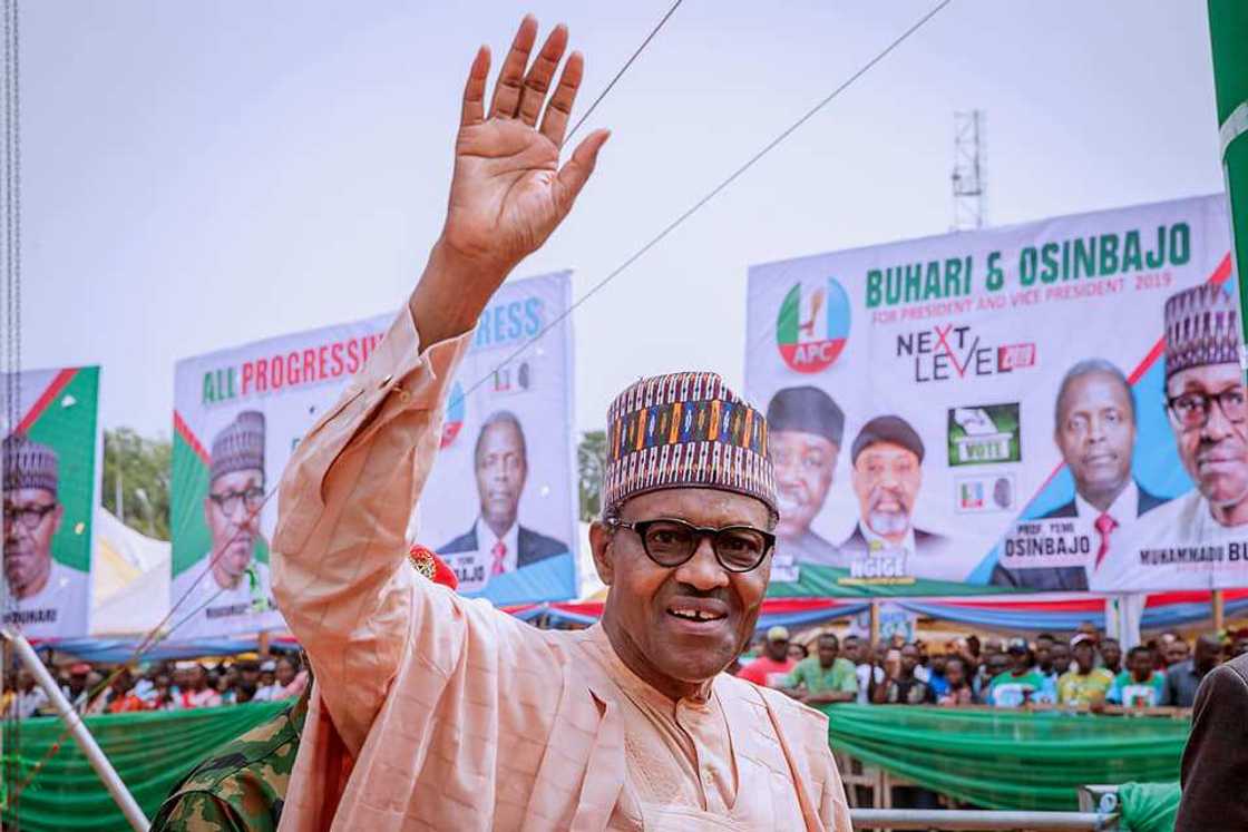 Mutane sunyi tururuwa zuwa wurin kaddamar da yakin neman zaben Buhari a Enugu, hotuna Mutane sunyi tururuwa zuwa wurin kaddamar da yakin neman zaben Buhari a Enugu, hotuna