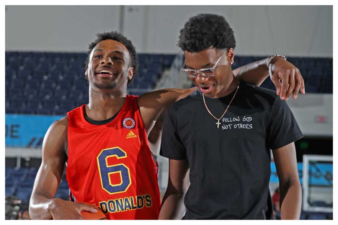 How tall is Bryce James? How tall is Bryce James?