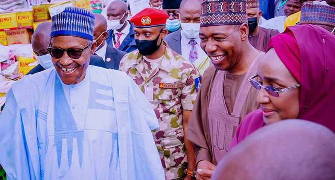 Buhari ya umarci hukumomin tsaro su karar da 'yan ta'adda Buhari ya umarci hukumomin tsaro su karar da 'yan ta'adda