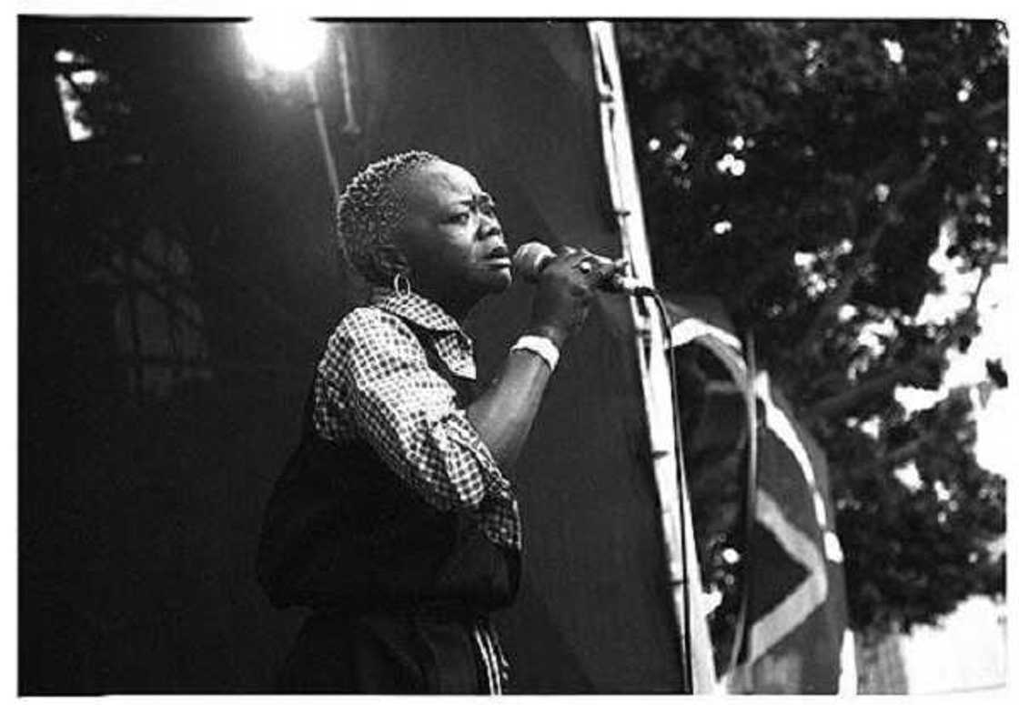 Brenda Fassie songs Brenda Fassie songs
