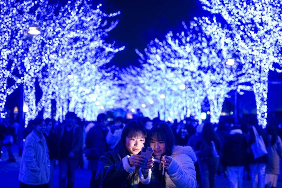 Japan's government recently passed an extra budget to help pay for a massive economic stimulus package Japan's government recently passed an extra budget to help pay for a massive economic stimulus package