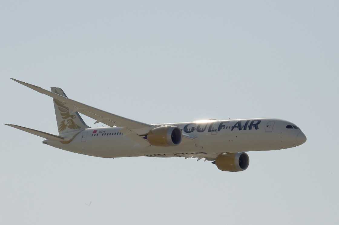 Gulf Air signed a deal with Boeing to acquire up to 18 new Dreamliners Gulf Air signed a deal with Boeing to acquire up to 18 new Dreamliners