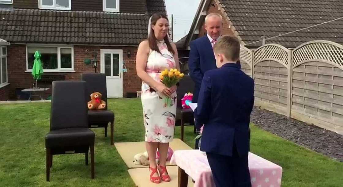 Children surprise their parents with a garden wedding after their big day was cancelled due to COVID-19 Children surprise their parents with a garden wedding after their big day was cancelled due to COVID-19