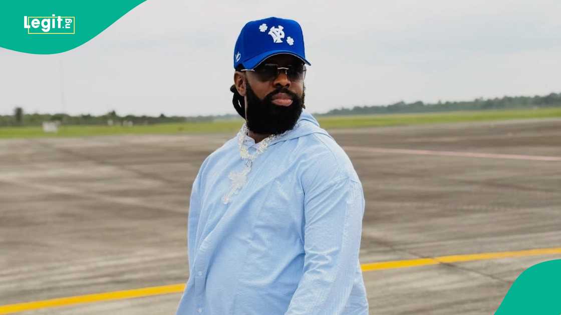 Video of moment Timaya fell off stage trends, elicits reactions Video of moment Timaya fell off stage trends, elicits reactions
