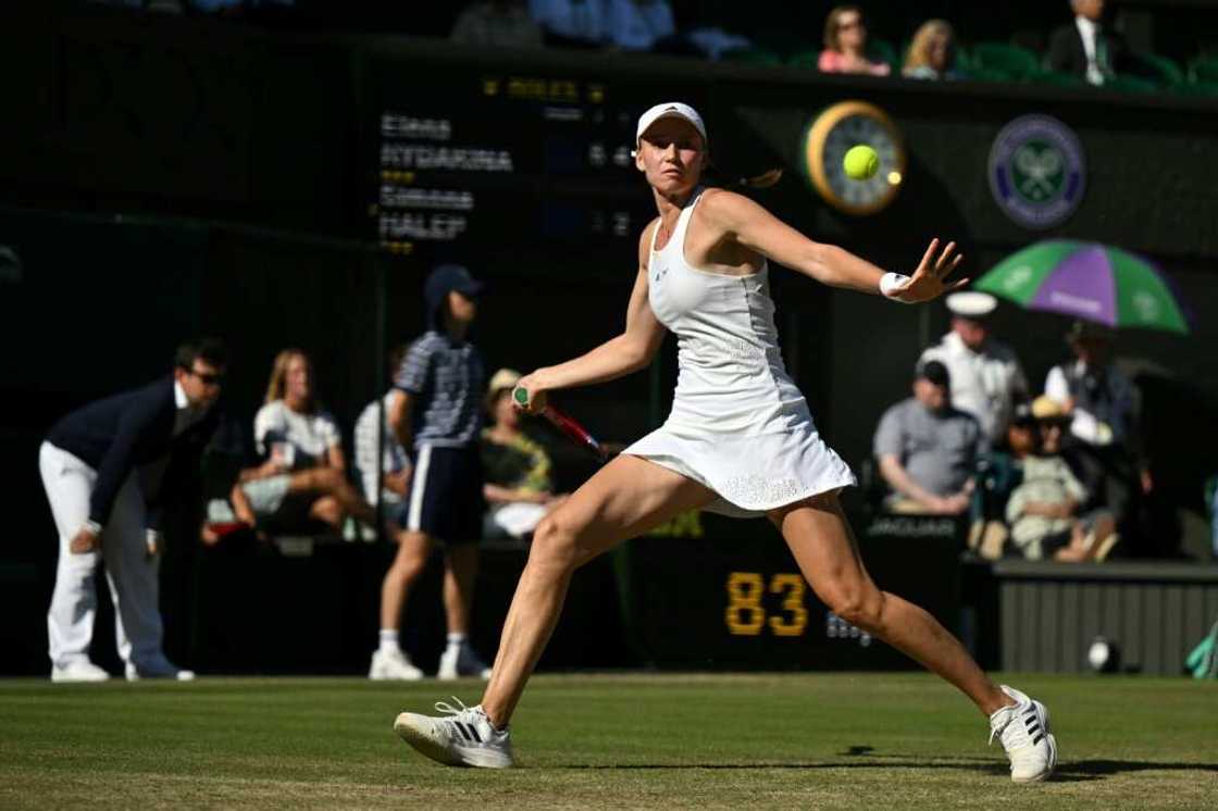 Final frontier: Elena Rybakina returns the ball to Simona Halep Final frontier: Elena Rybakina returns the ball to Simona Halep