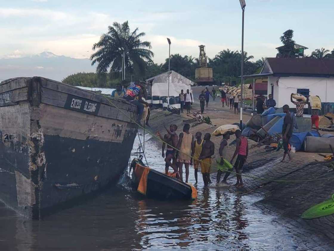 Hotunan yadda rundunar soji ta cafke masu safarar shinkafa daga shiyyar Kudu maso Kudu Hotunan yadda rundunar soji ta cafke masu safarar shinkafa daga shiyyar Kudu maso Kudu