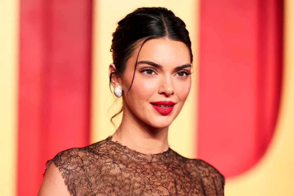 Kendall Jenner posing at the 2024 Vanity Fair Oscar Party Kendall Jenner posing at the 2024 Vanity Fair Oscar Party
