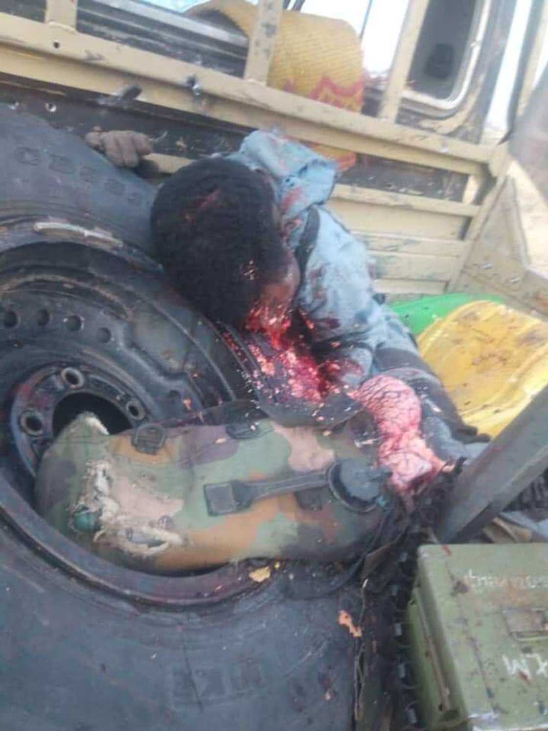 Nasrun mina llah: Sojoji sun ragargarji yan Boko Haram a Buni Yadi (Hotuna) Nasrun mina llah: Sojoji sun ragargarji yan Boko Haram a Buni Yadi (Hotuna)