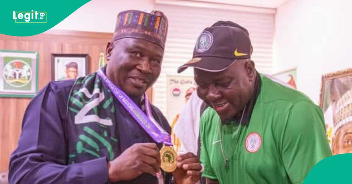 Fintiri ya gwangwaje kocin Super Falcons da kyauta Fintiri ya gwangwaje kocin Super Falcons da kyauta