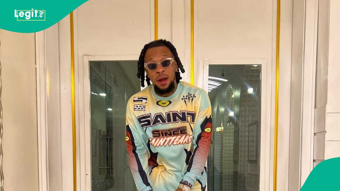 Mr Real drags D'banj over treatment while with him.