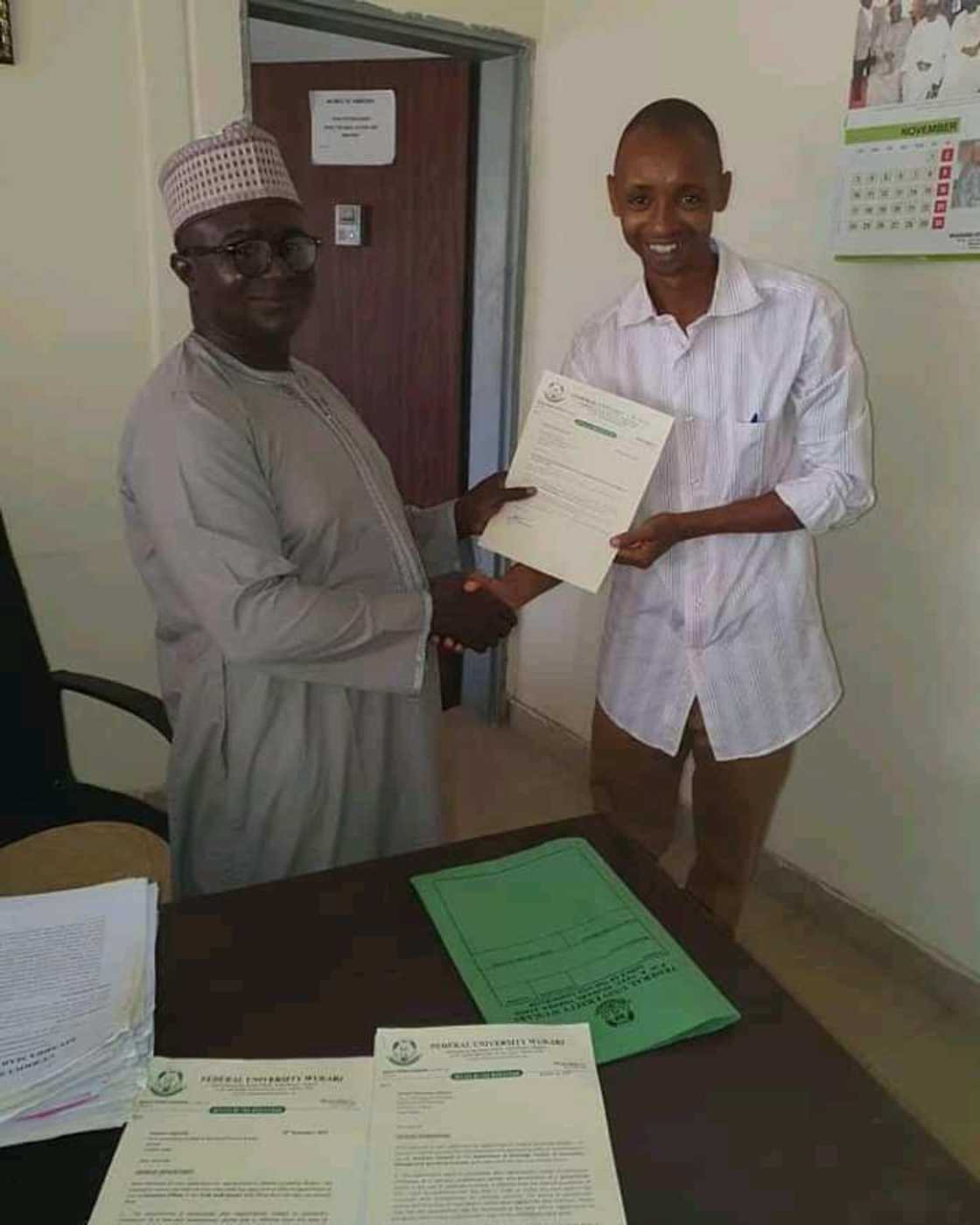 Labarin Adamu Garba: Dan Fulanin daya fara aiki a Maigadi a jami’a, har ya zama Malami Labarin Adamu Garba: Dan Fulanin daya fara aiki a Maigadi a jami’a, har ya zama Malami