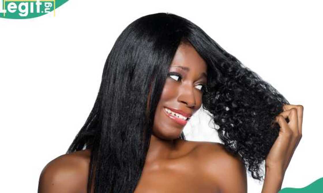 Lady adorns classy wig Lady adorns classy wig