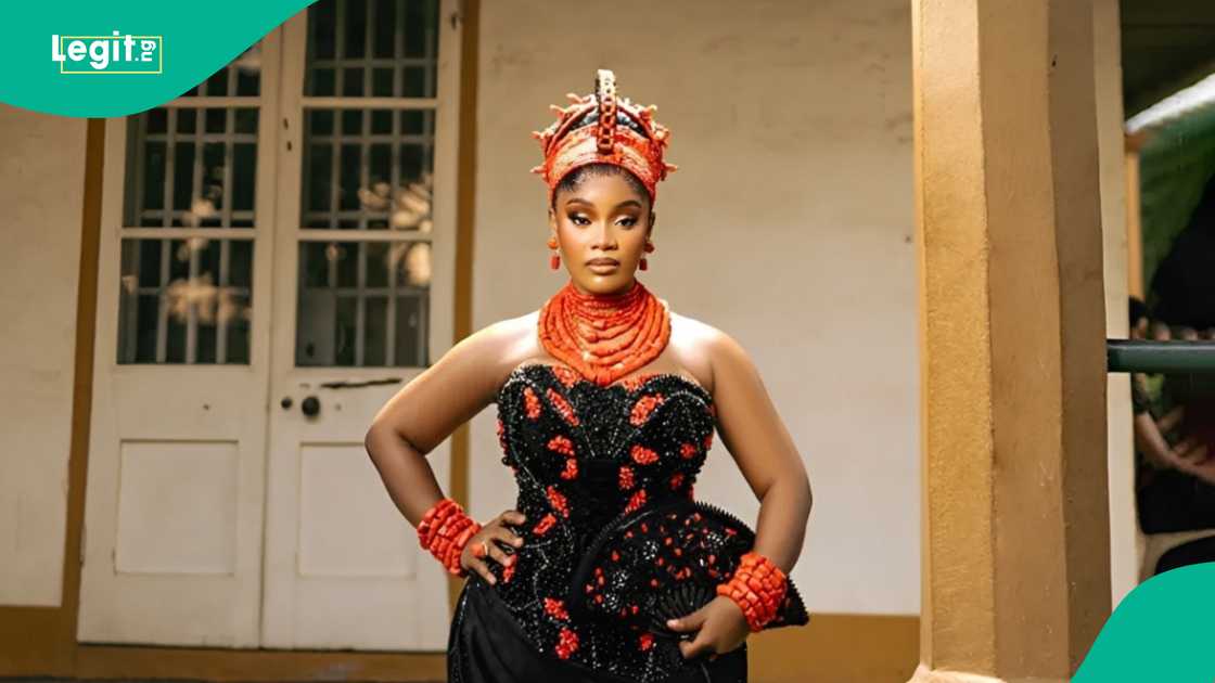 Carter Efe's baby mama reposts video on relationship, fans react