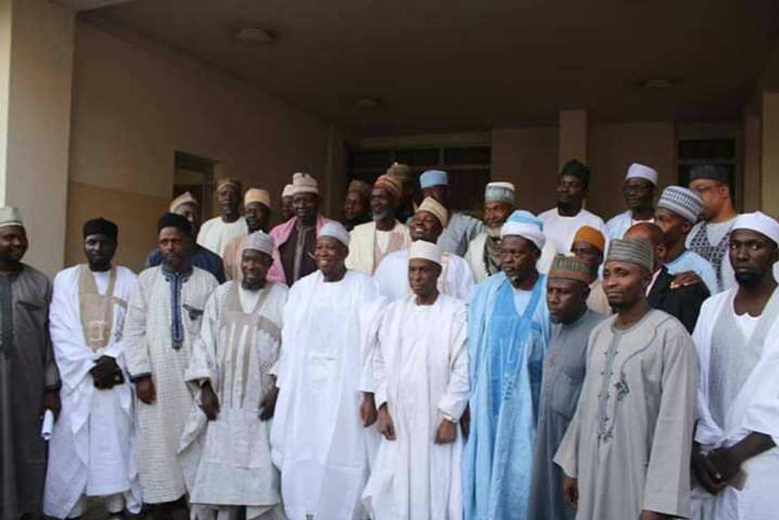 Manyan shuwagabannin kungiyar Izala sun jaddada goyon bayansu ga Ganduje Manyan shuwagabannin kungiyar Izala sun jaddada goyon bayansu ga Ganduje