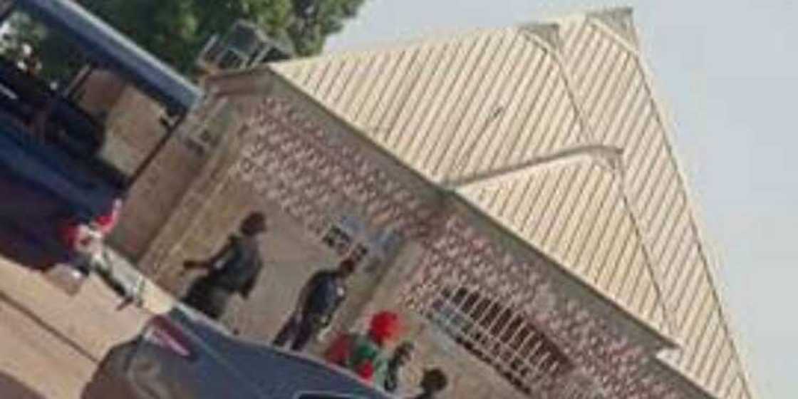 'Ka zauna da mu har abada' - Mutanen garin Awe sun roki Sanusi II 'Ka zauna da mu har abada' - Mutanen garin Awe sun roki Sanusi II