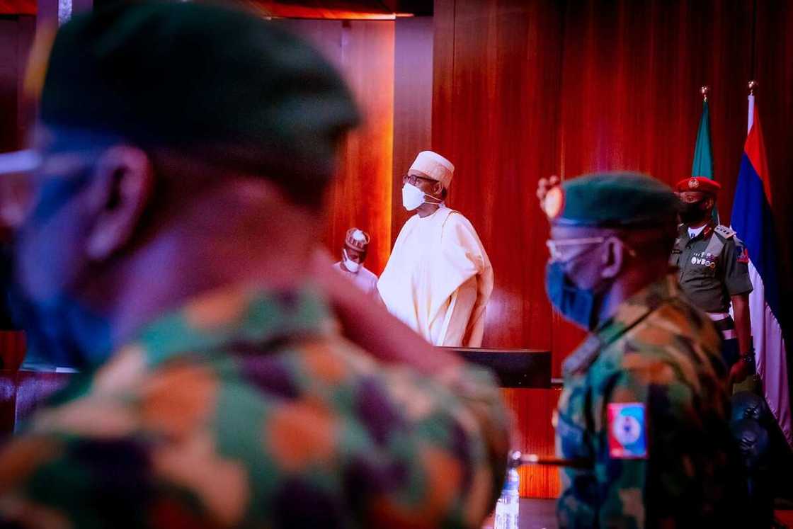 Taron tsaro. Taron tsaro.