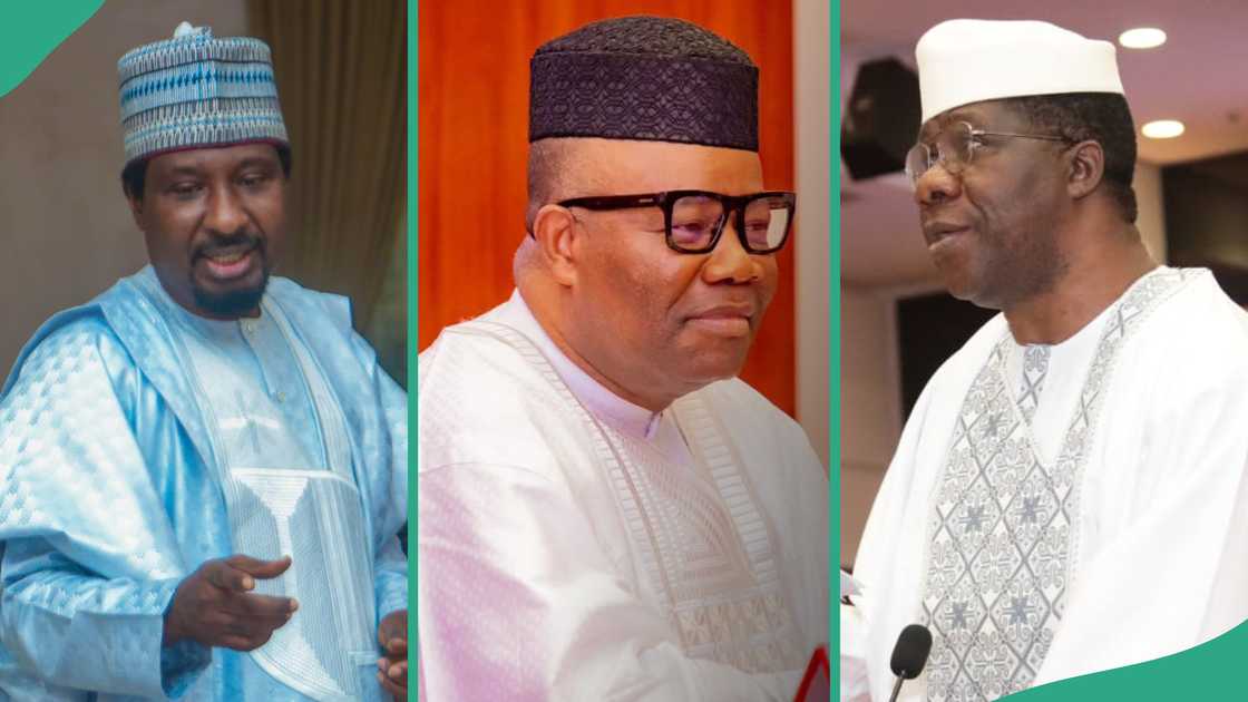 10 high-ranking Nigerian senators with a special salary package. 10 high-ranking Nigerian senators with a special salary package.
