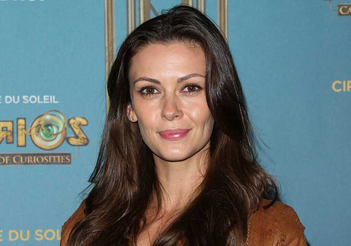 famous brunette actress famous brunette actress
