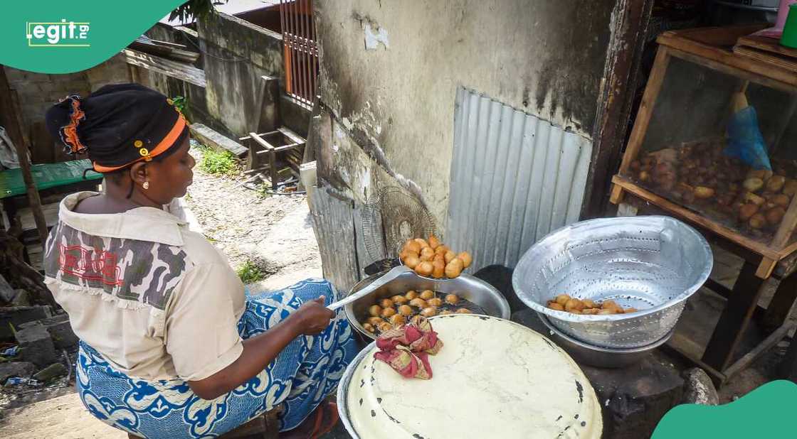 Wata mata tana suya