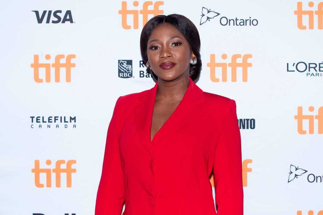How old is Genevieve first daughter? How old is Genevieve first daughter?