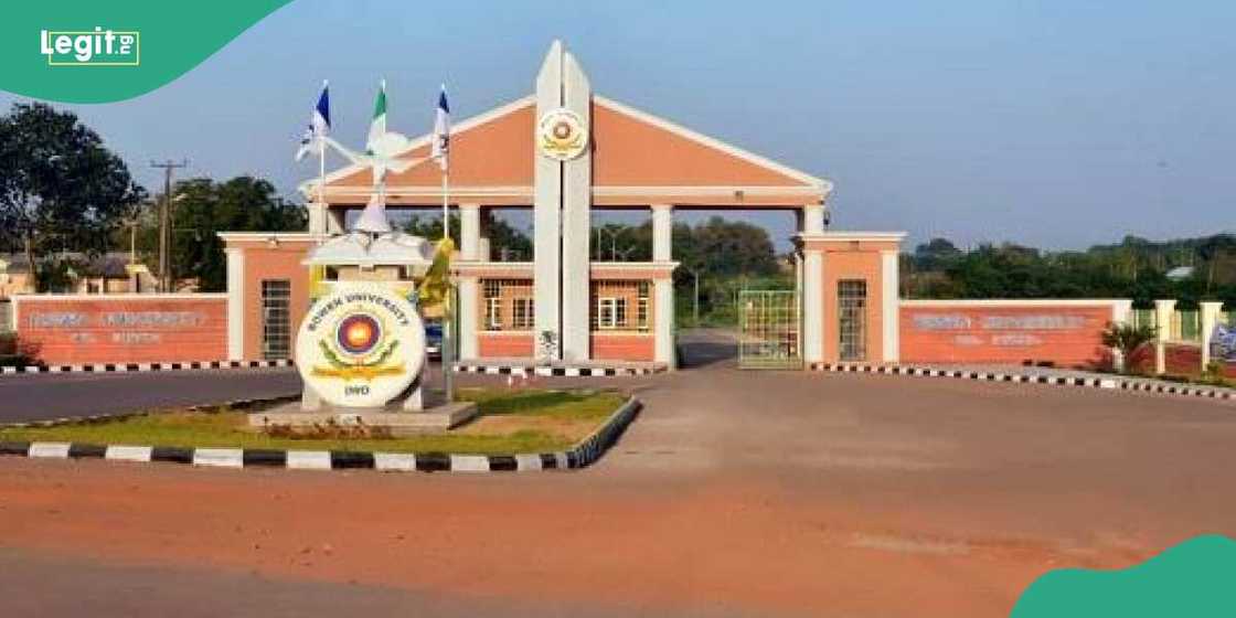 Bowen University holds 18th convocation