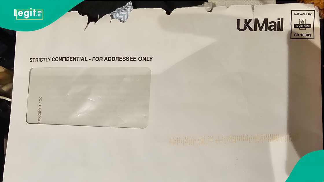 Lady in pain after a tenant allegedly read a private letter addressed to her. Lady in pain after a tenant allegedly read a private letter addressed to her.