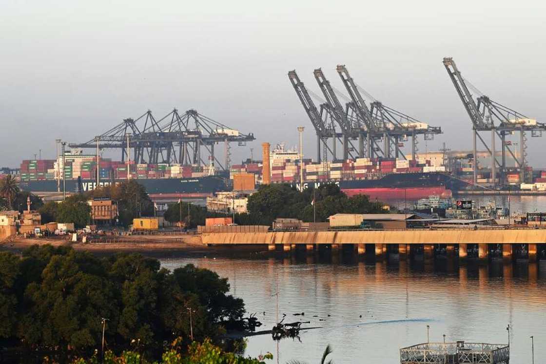 United Arab Emirates company AD Ports has agreed to take over part of Pakistan's main Karachi port