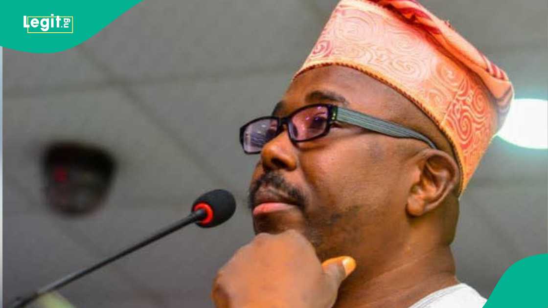 Sanata Sharafadeen Alli zai nemi takarar gwamnan Oyo Sanata Sharafadeen Alli zai nemi takarar gwamnan Oyo