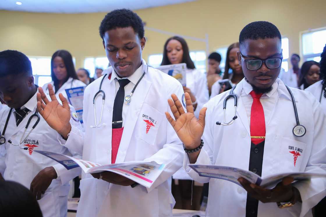 Igbinedion University students participating in a academic program Igbinedion University students participating in a academic program