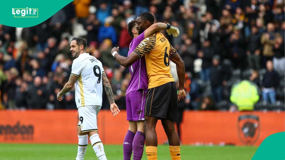 Danny Ings, Ivan Pondur, Semi Ajayi, Hull City, Sheffield United, MKM Stadium, EFL Championship. Danny Ings, Ivan Pondur, Semi Ajayi, Hull City, Sheffield United, MKM Stadium, EFL Championship.