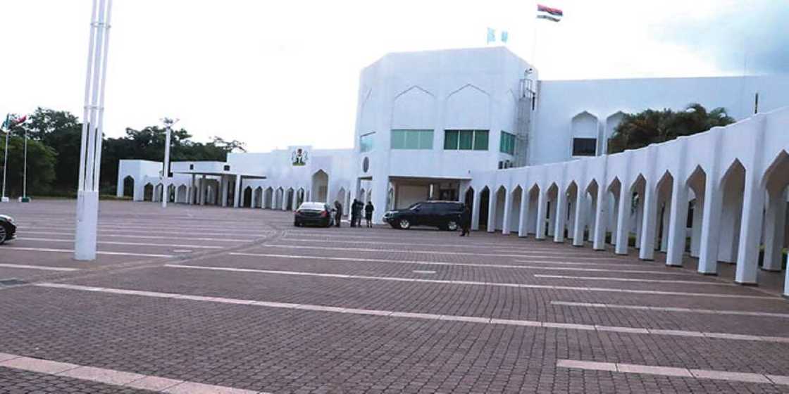 Harbi a Aso Rock: An sauya wa dogarai 20 na Buhari wurin aiki Harbi a Aso Rock: An sauya wa dogarai 20 na Buhari wurin aiki