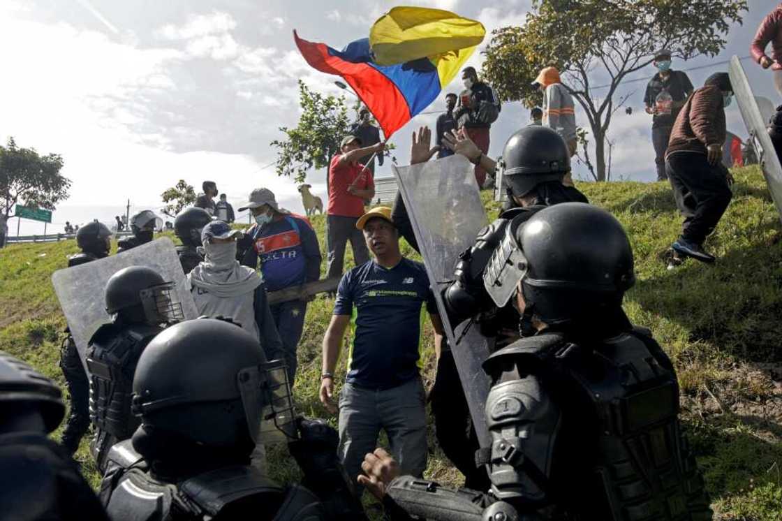 Indigenous people, who make up over a million of Ecuador's 17.7 million inhabitants, embarked on an open-ended anti-government protest Monday Indigenous people, who make up over a million of Ecuador's 17.7 million inhabitants, embarked on an open-ended anti-government protest Monday