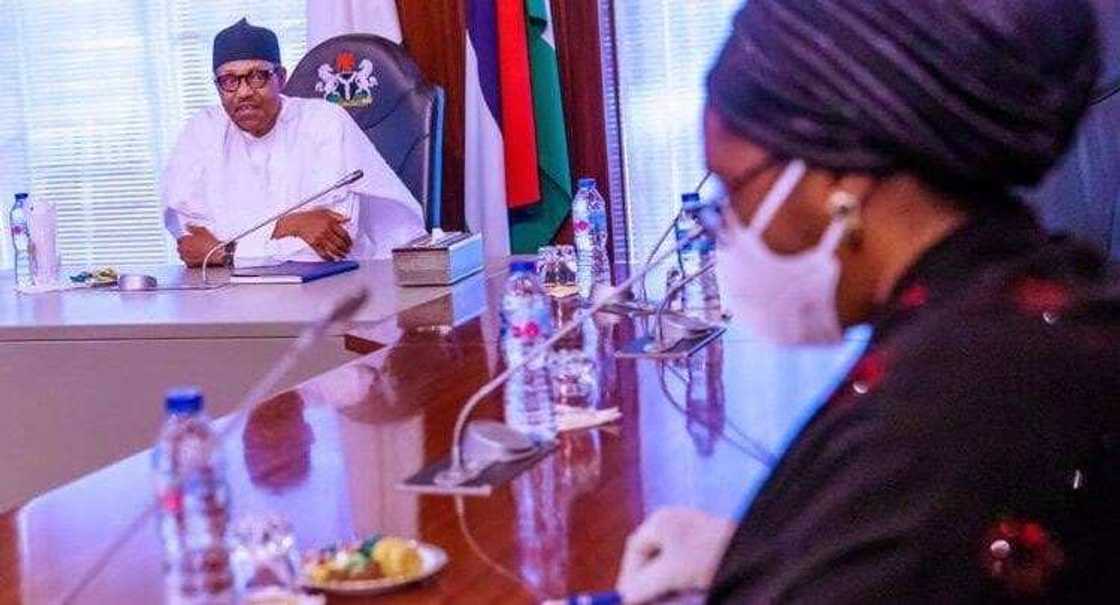 Shugaba Buhari da ministan kuɗi, Zainab Ahmed Shugaba Buhari da ministan kuɗi, Zainab Ahmed