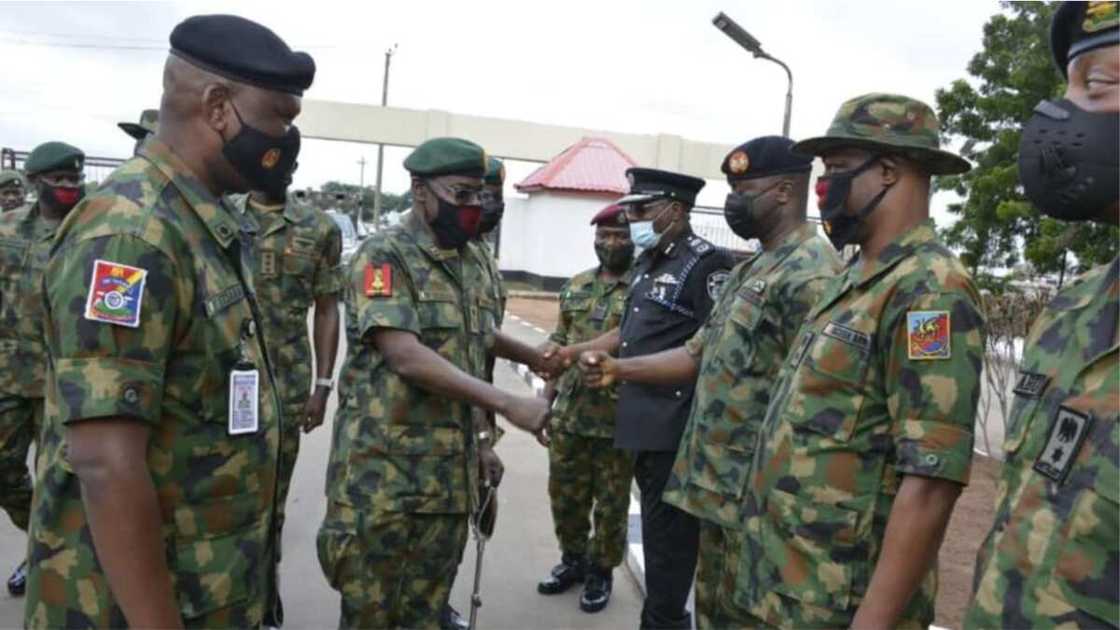 Rundunar sojin Najeriya ta yi martani yayin da matar marigayin kanar ta yi ikirarin cewa kashe mijinta aka yi Rundunar sojin Najeriya ta yi martani yayin da matar marigayin kanar ta yi ikirarin cewa kashe mijinta aka yi