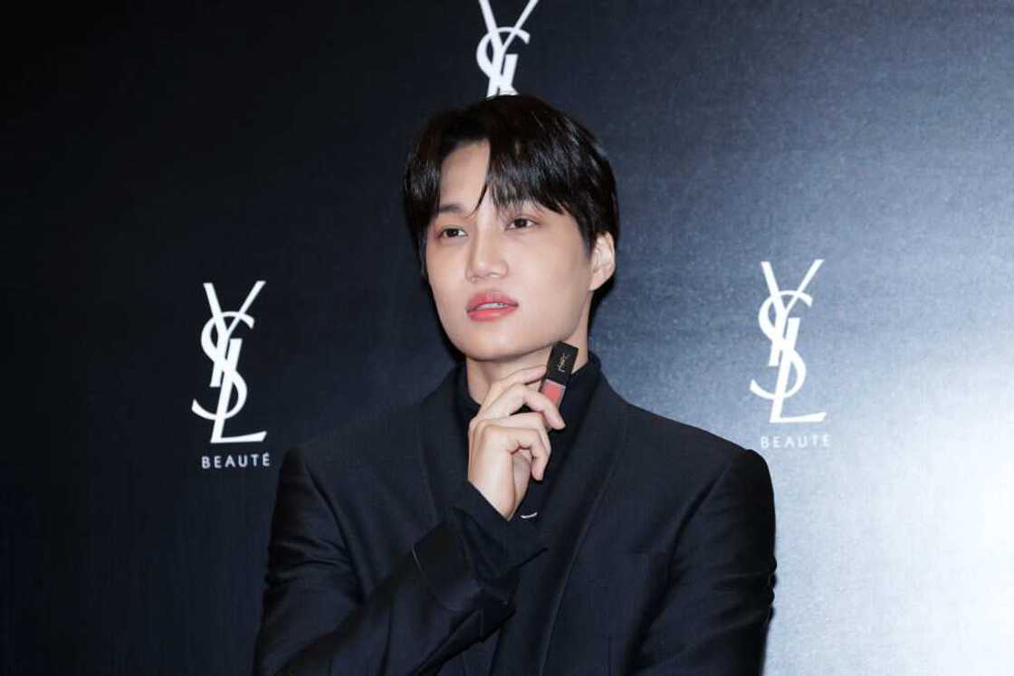 Handsome K-Pop idols Handsome K-Pop idols