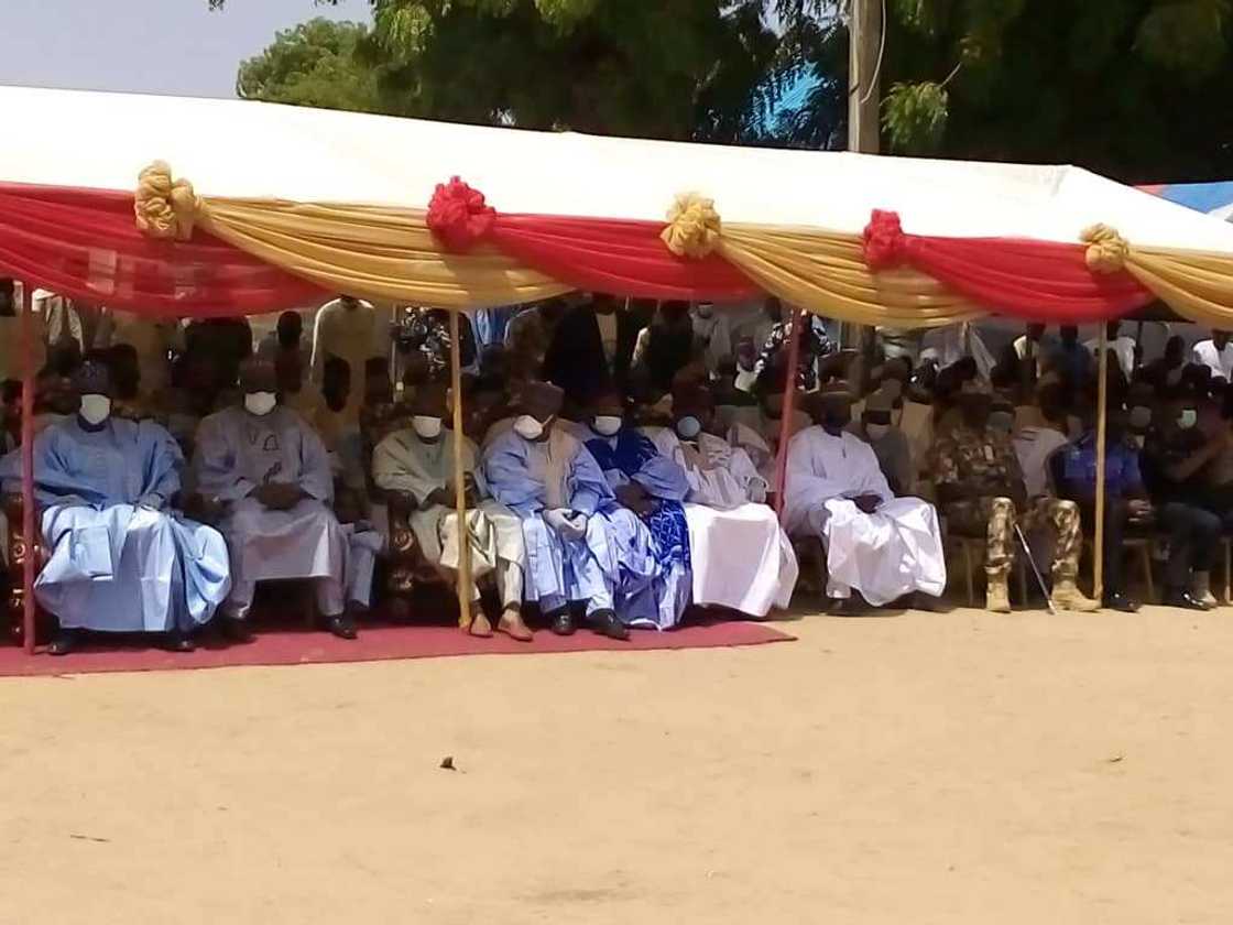 Shagalin bikin nadin sarautar sabon Sarkin Bama (Hotuna) Shagalin bikin nadin sarautar sabon Sarkin Bama (Hotuna)