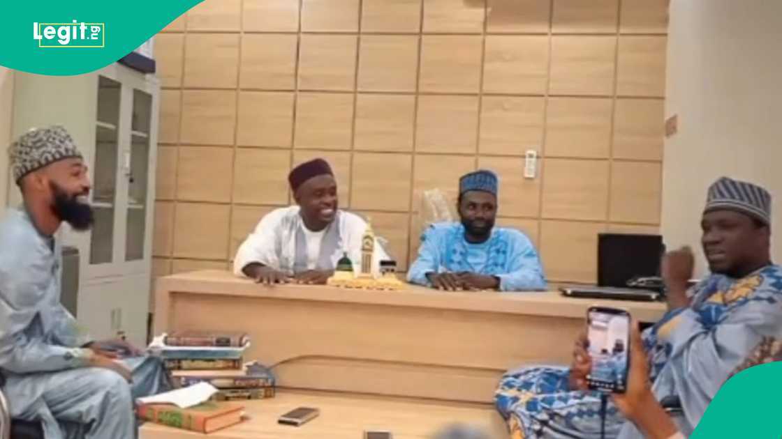 An buga muhawara a tsakanin sha'irai a Kano An buga muhawara a tsakanin sha'irai a Kano