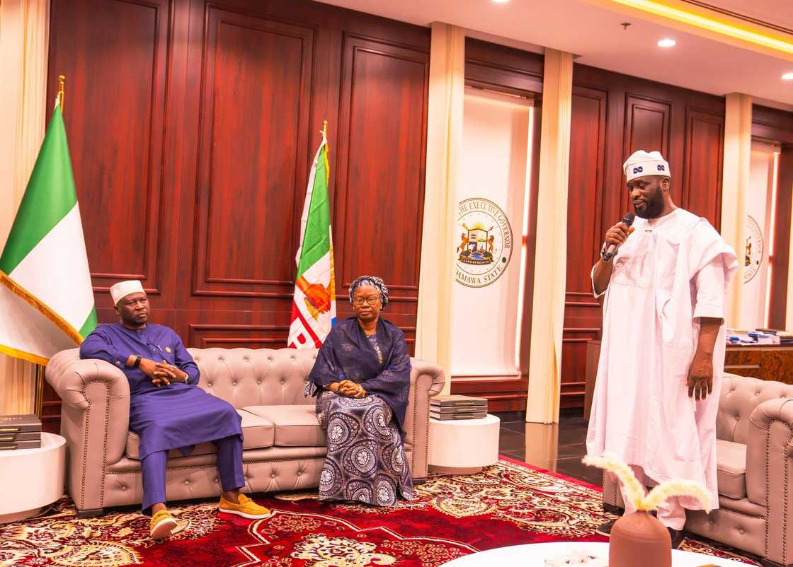 Gwamna Fintiri ya karbi bakuncin Dr. Salihu Mustapha, wanda ya sayi fom din takarar gwamnan Adamawa a APC.