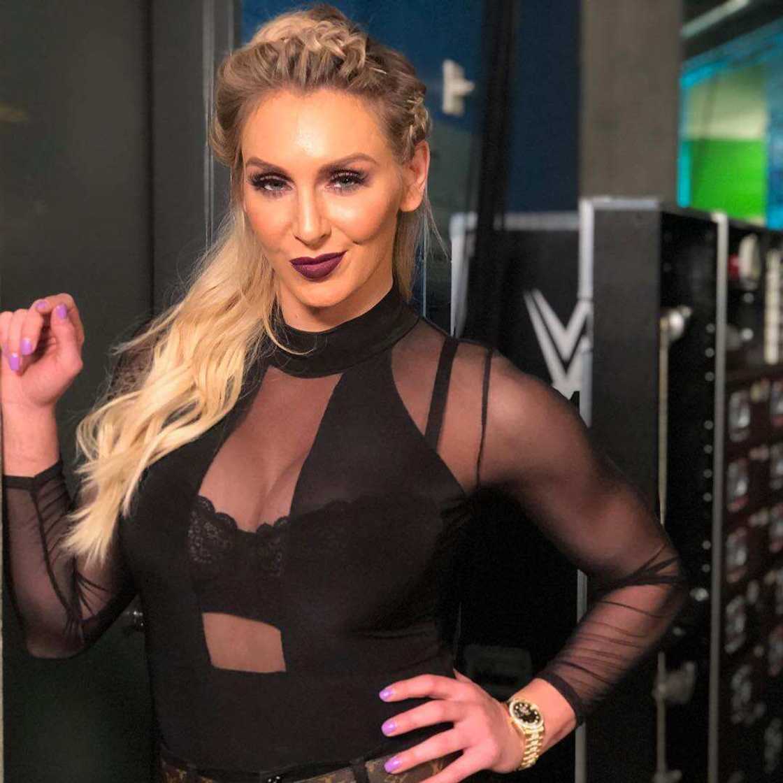 how tall is Charlotte Flair