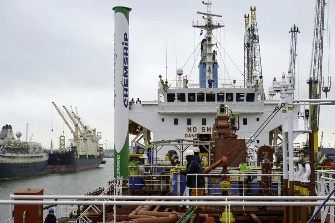 The maritime transport industry is also under pressure to cut its CO2 emissions The maritime transport industry is also under pressure to cut its CO2 emissions