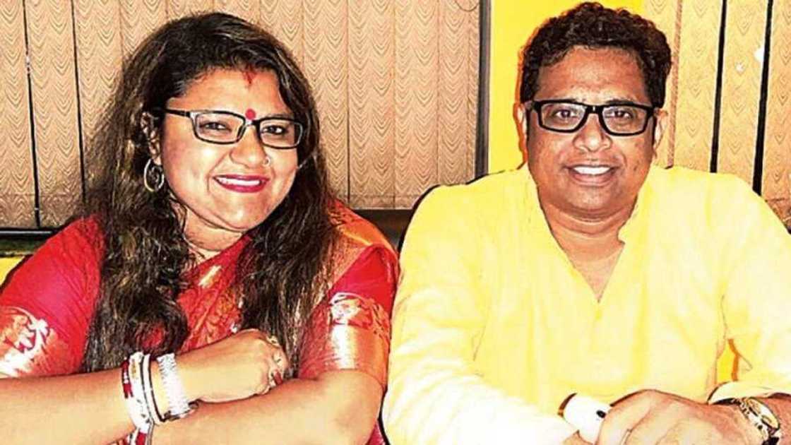 Dan majalisa ya kira taron manema labarai, ya sanar da sakin matarsa saboda ta sauya jam'iyya Dan majalisa ya kira taron manema labarai, ya sanar da sakin matarsa saboda ta sauya jam'iyya